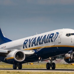 Ryanair porównuje irlandzki rząd do Korei Północnej.