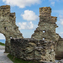 Zamek króla Artura zagrożony przez zmiany klimatu