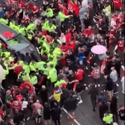 Siedem zarzutów dla mężczyzny, który wjechał w uczestników parady w Liverpoolu