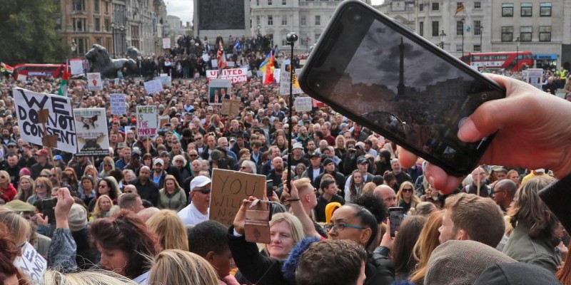 Protest w Londynie przeciwko restrykcjom