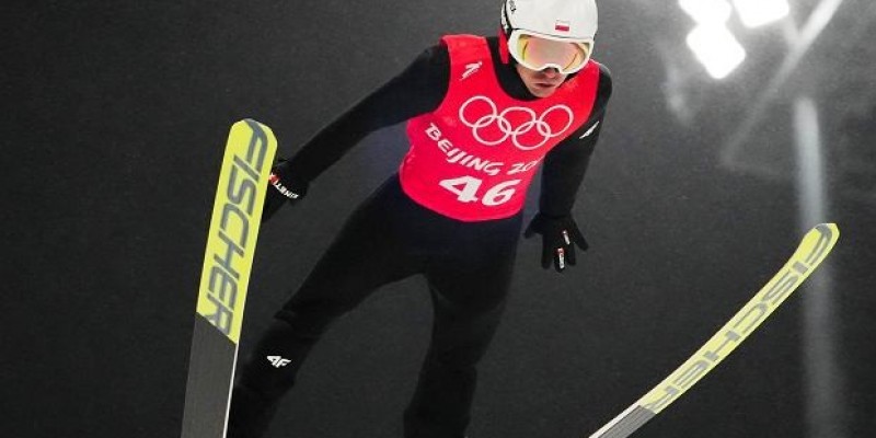 Kamil Stoch czwarty na dużej skoczni