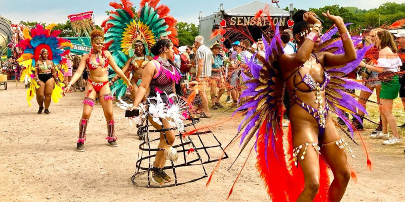 Notting Hill Carnival wrócił do Londynu po dwuletniej covidowej przerwie