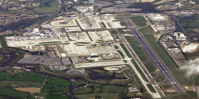 Ewakuowano część lotniska Gatwick, ale już otwarte