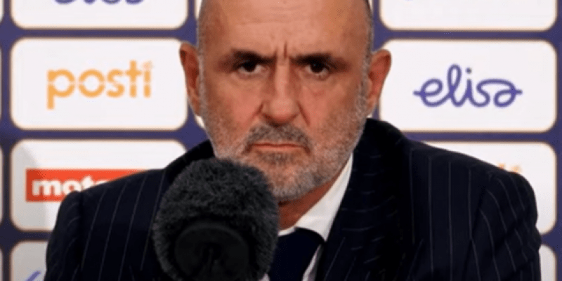Michał Probierz pozostaje selekcjonerem, Kulesza porozmawia z Lewandowskim