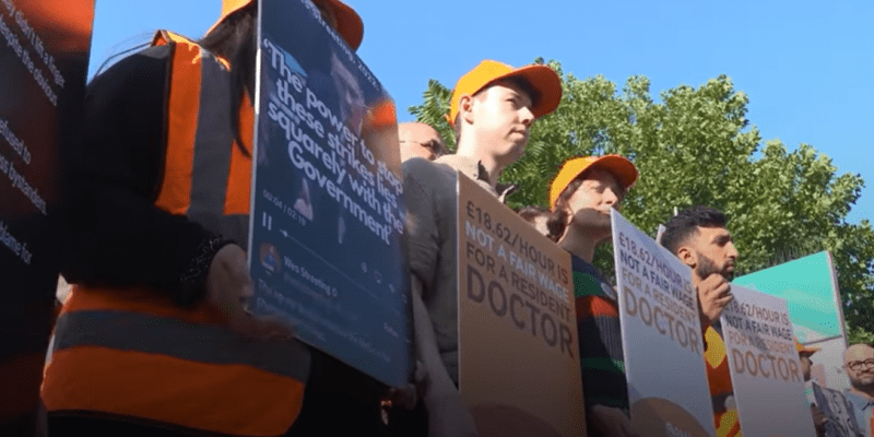 Lekarze rezydenci prowadzą pięciodniowy strajk w placówkach medycznych